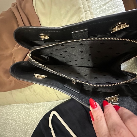 Kate Spade Black Shoulder Bag with Gold Chain - Picture 9 of 10